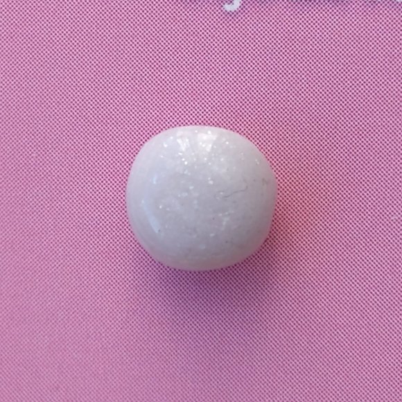 Handmade white polymer clay earrings. Boucles d'oreilles fait à la main - Picture 3 of 7